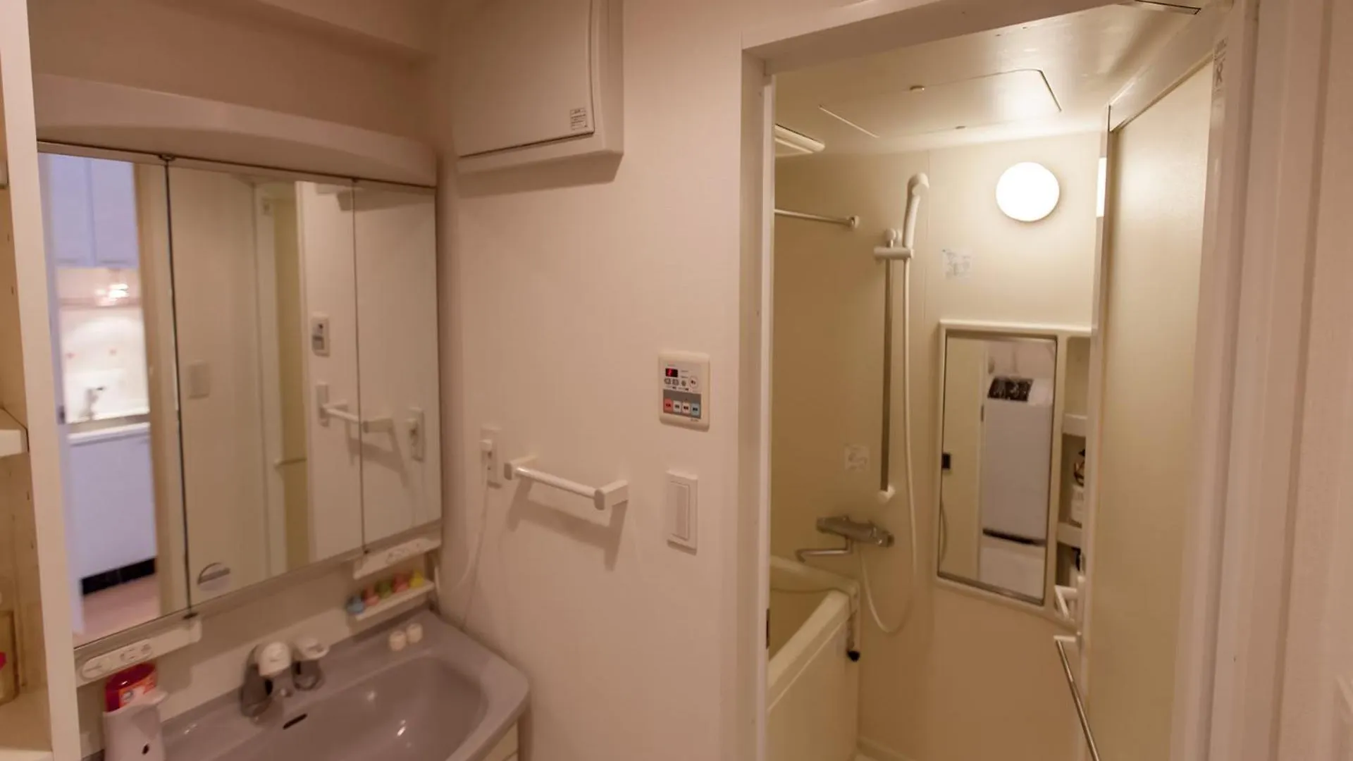 Walk To Okubu Sta. Qoy-3 Apartment Tokyo
